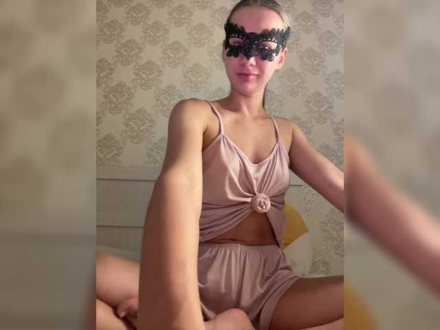 U-Moni live cam on BongaCams