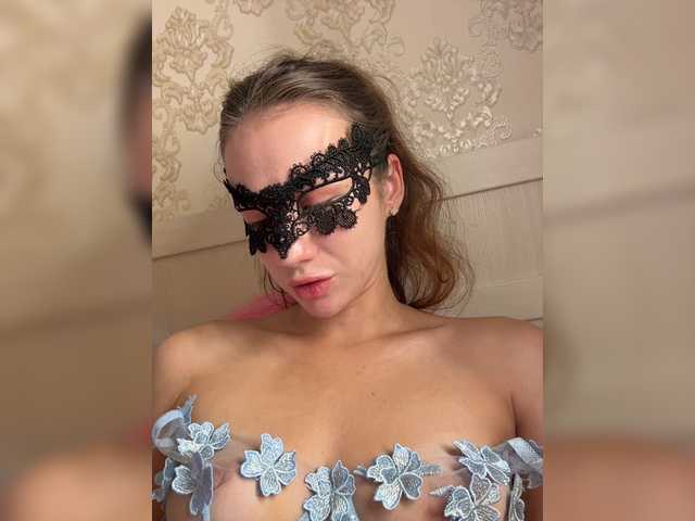 U-Moni live cam on BongaCams