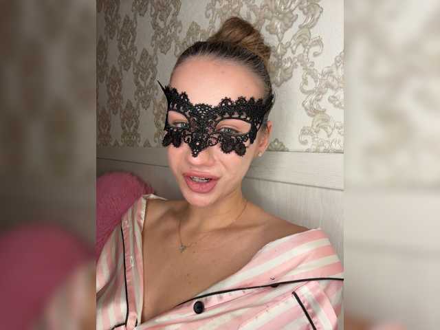 U-Moni live cam on BongaCams
