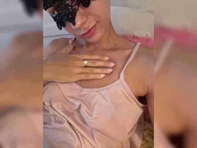 U-Moni Sex Cam Show