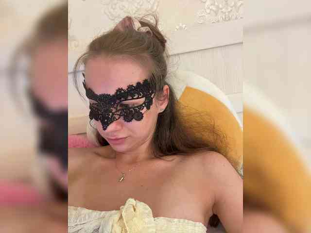 Modella: U-Moni