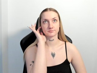AlexaKisses