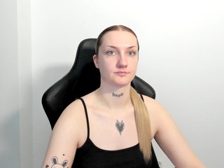 AlexaKisses