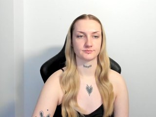 AlexaKisses