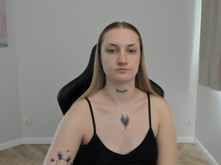 AlexaKisses