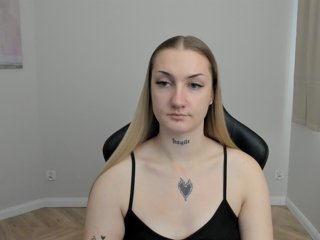 AlexaKisses
