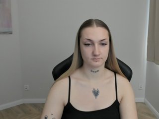 AlexaKisses
