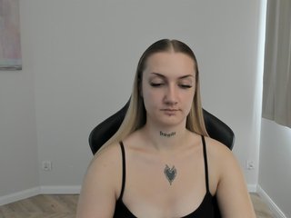 AlexaKisses