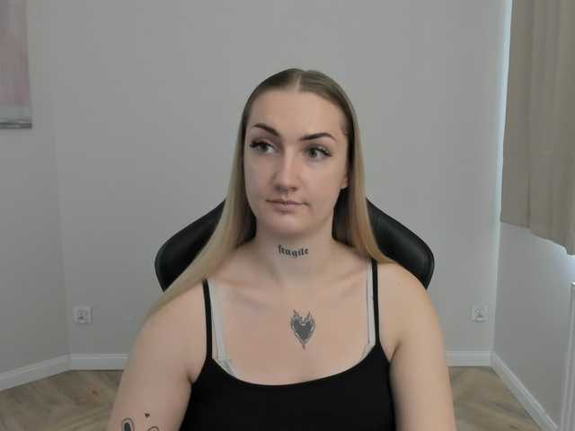 AlexaKisses
