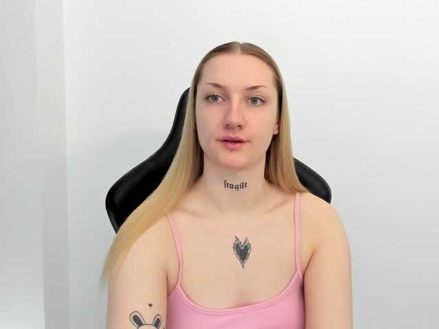 AlexaKisses