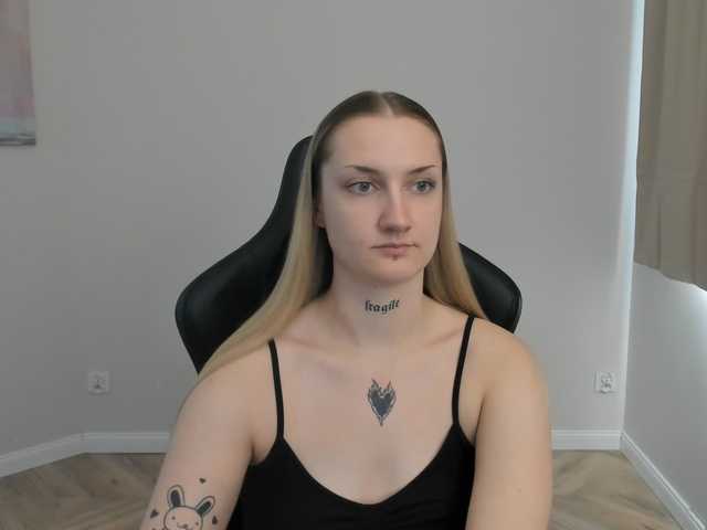 AlexaKisses