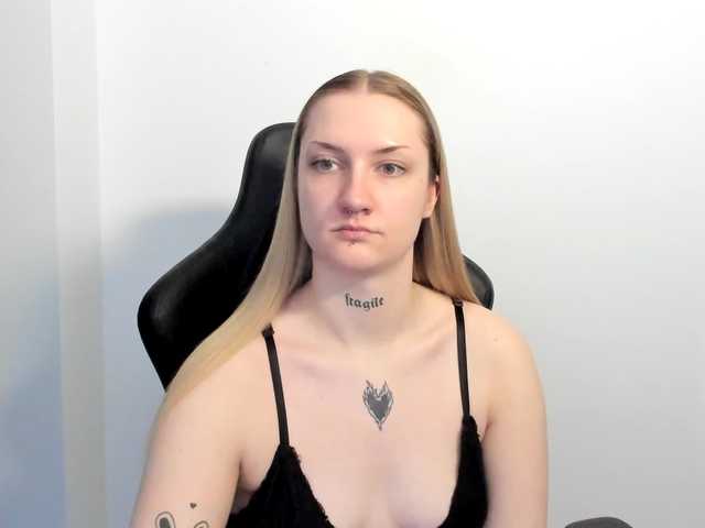 AlexaKisses