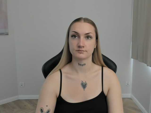 AlexaKisses