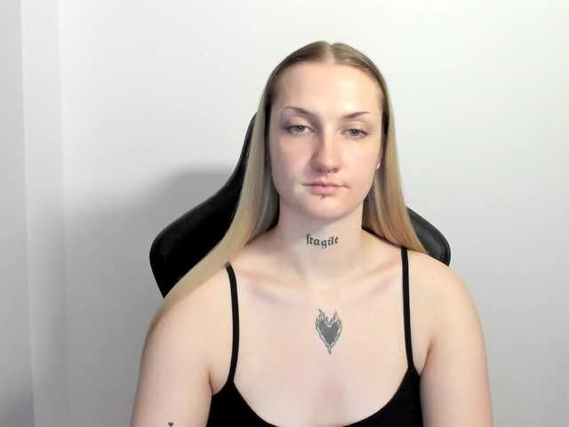 AlexaKisses