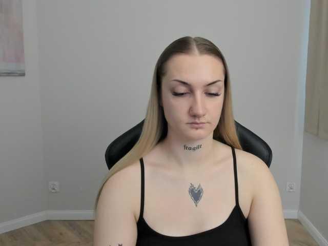AlexaKisses