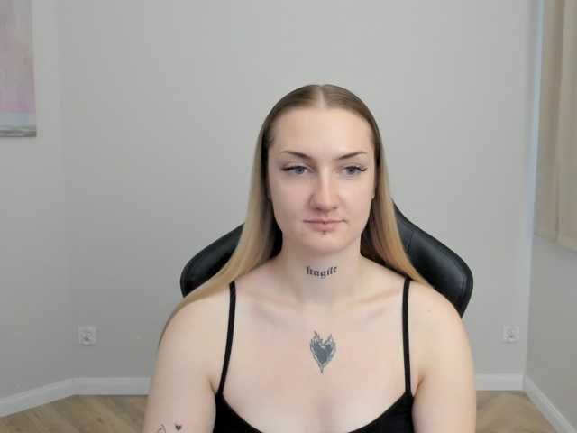 AlexaKisses