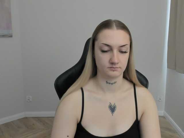 AlexaKisses