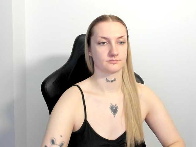 AlexaKisses live cam on BongaCams