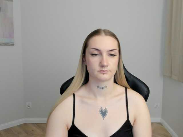 AlexaKisses