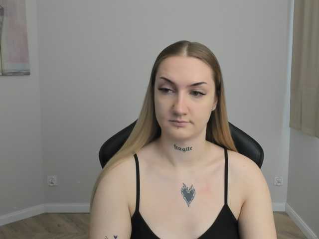 AlexaKisses