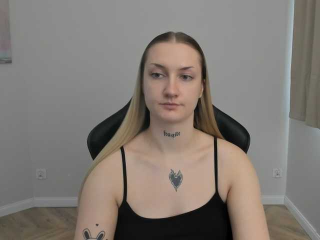 AlexaKisses live webcam show