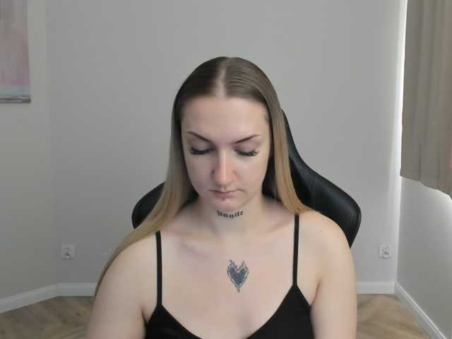 AlexaKisses