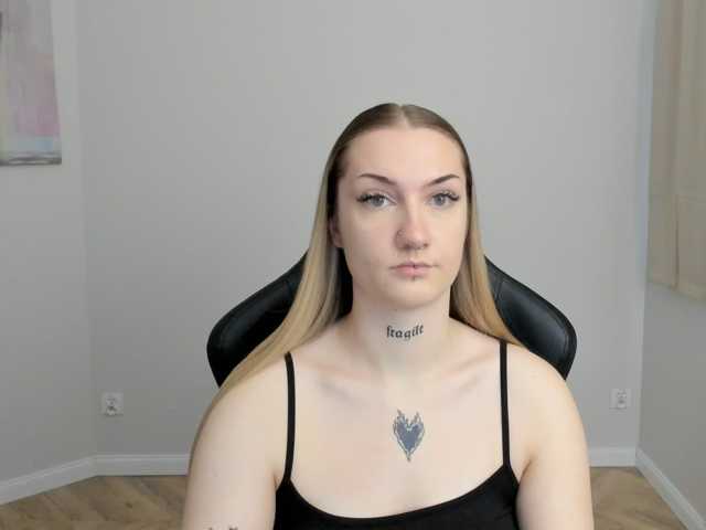 AlexaKisses