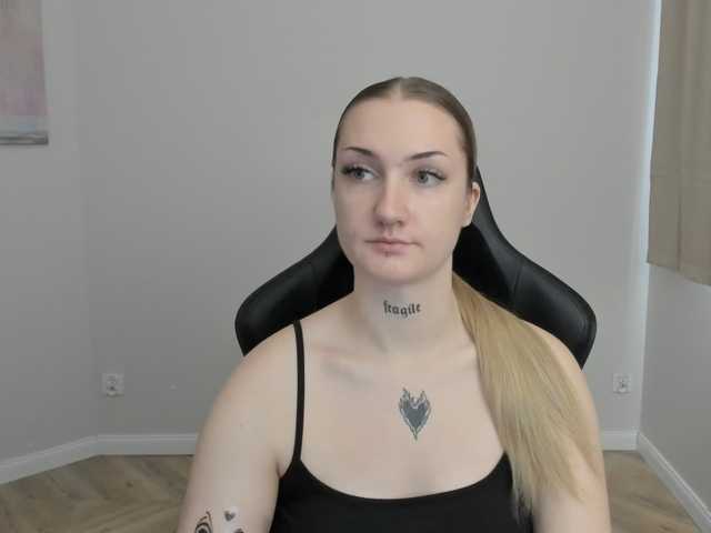 AlexaKisses