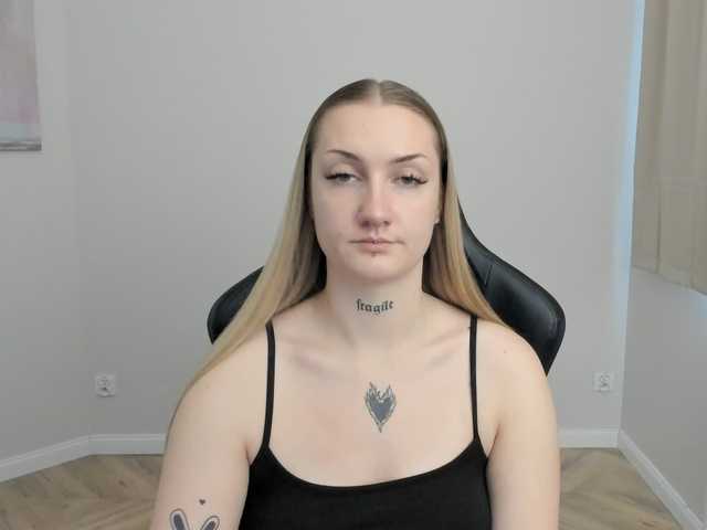 AlexaKisses