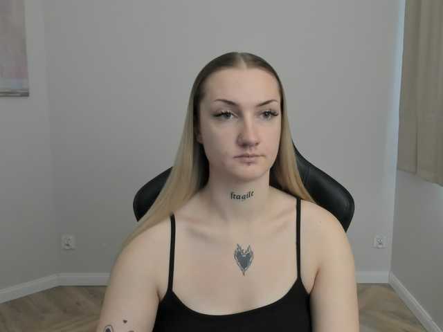 AlexaKisses