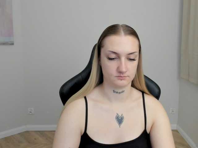AlexaKisses