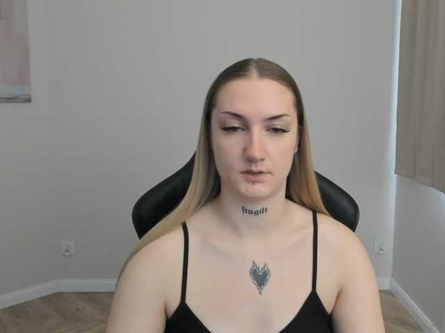 AlexaKisses, en vivo ahora en BongaCams