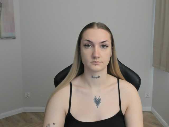 AlexaKisses