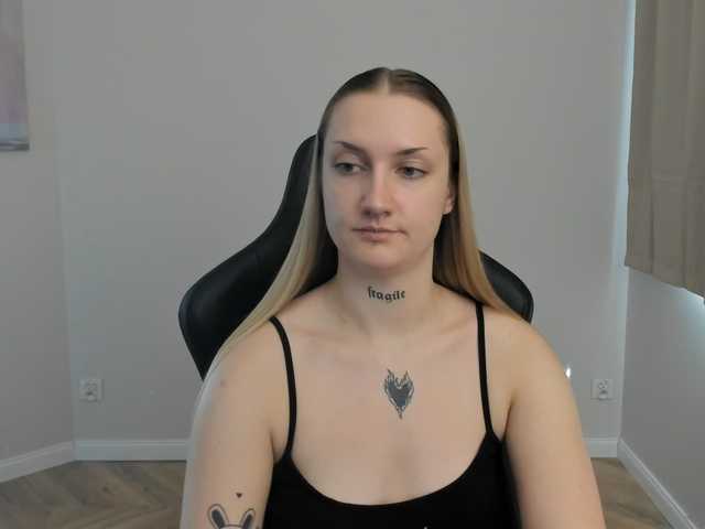 AlexaKisses