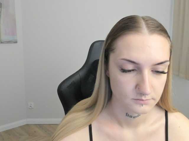 AlexaKisses