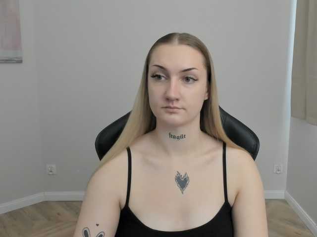 AlexaKisses