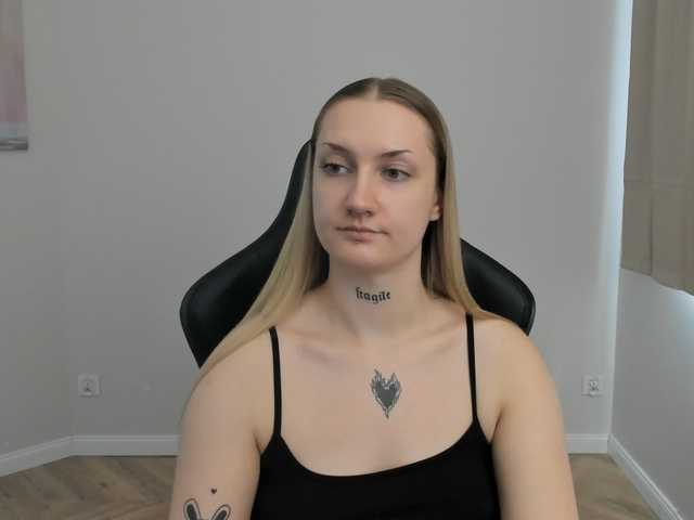 AlexaKisses