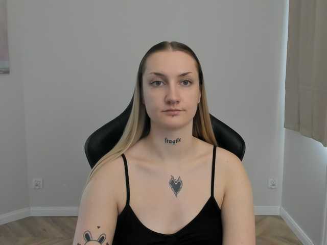 AlexaKisses