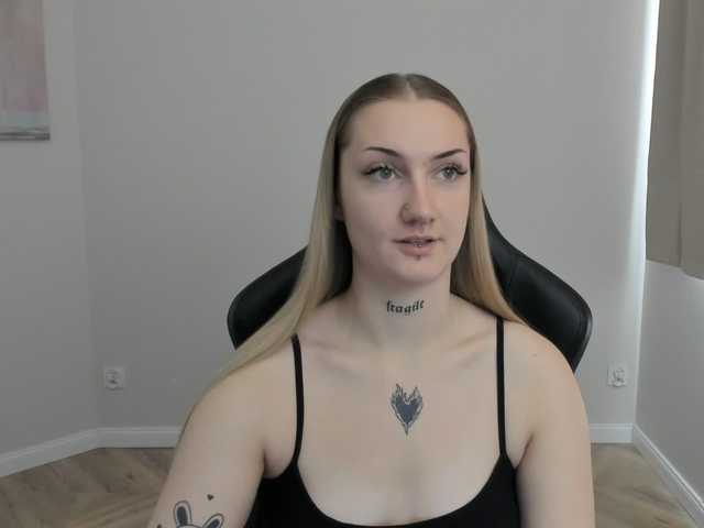 AlexaKisses