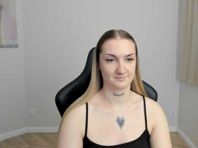 AlexaKisses
