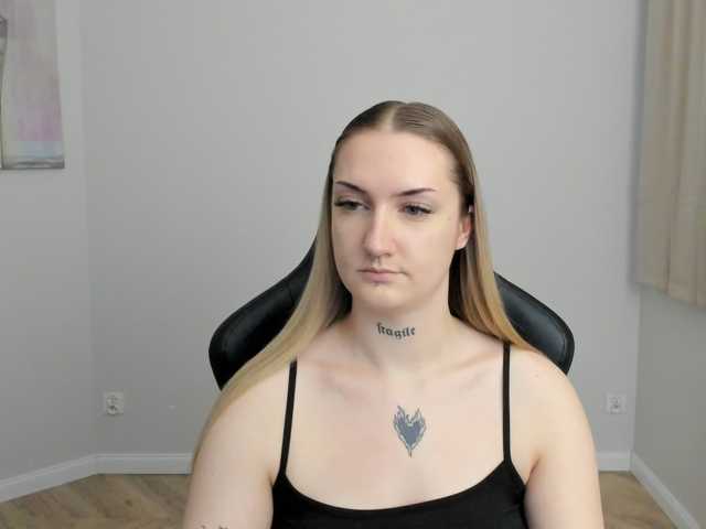 AlexaKisses