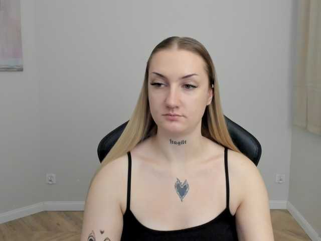 AlexaKisses