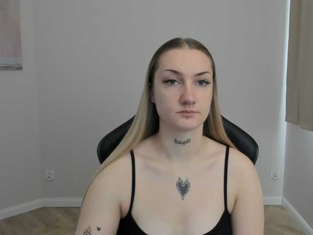 AlexaKisses