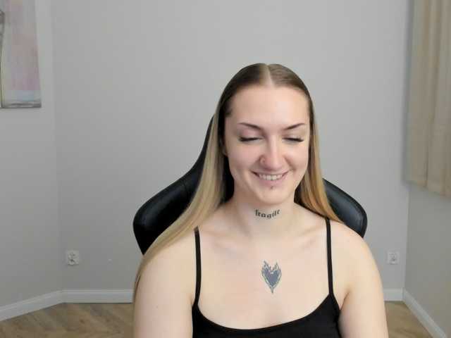 AlexaKisses