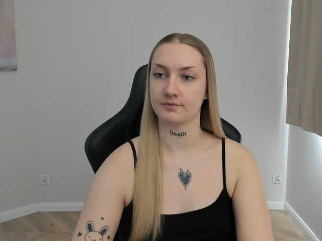 AlexaKisses