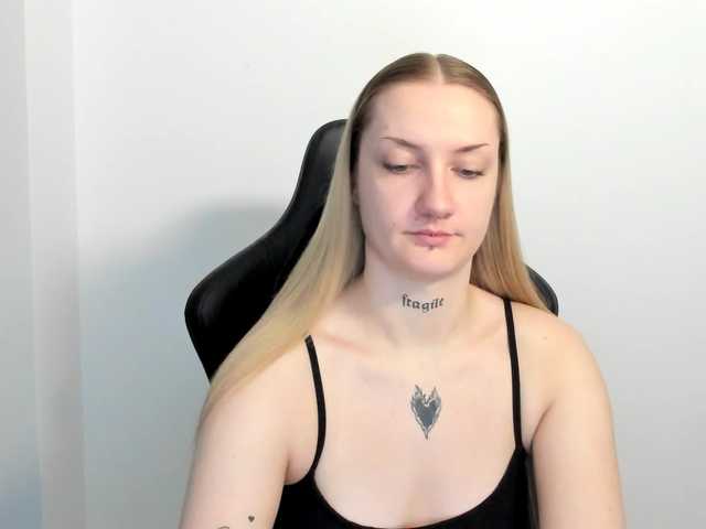 AlexaKisses