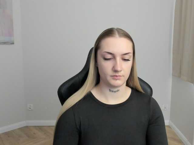 AlexaKisses