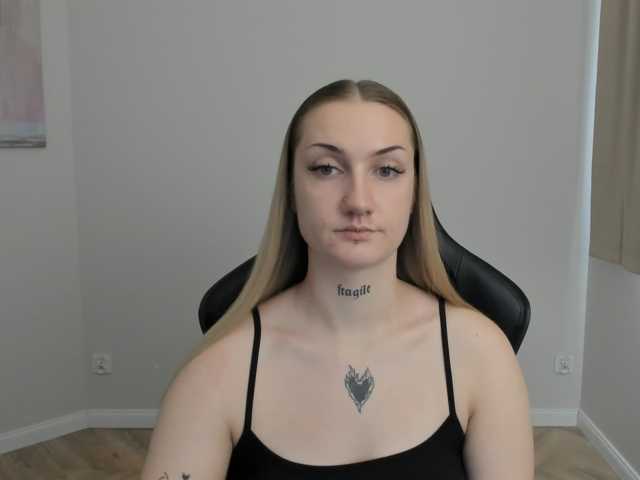 AlexaKisses