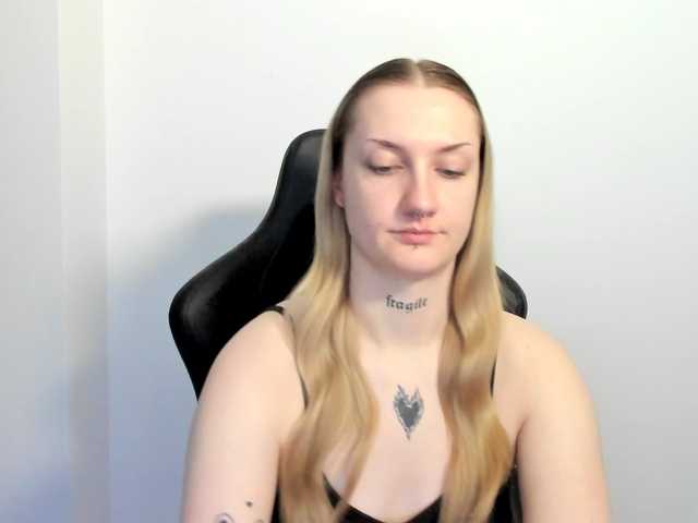 AlexaKisses