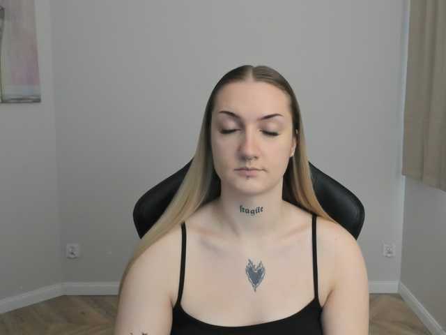 AlexaKisses